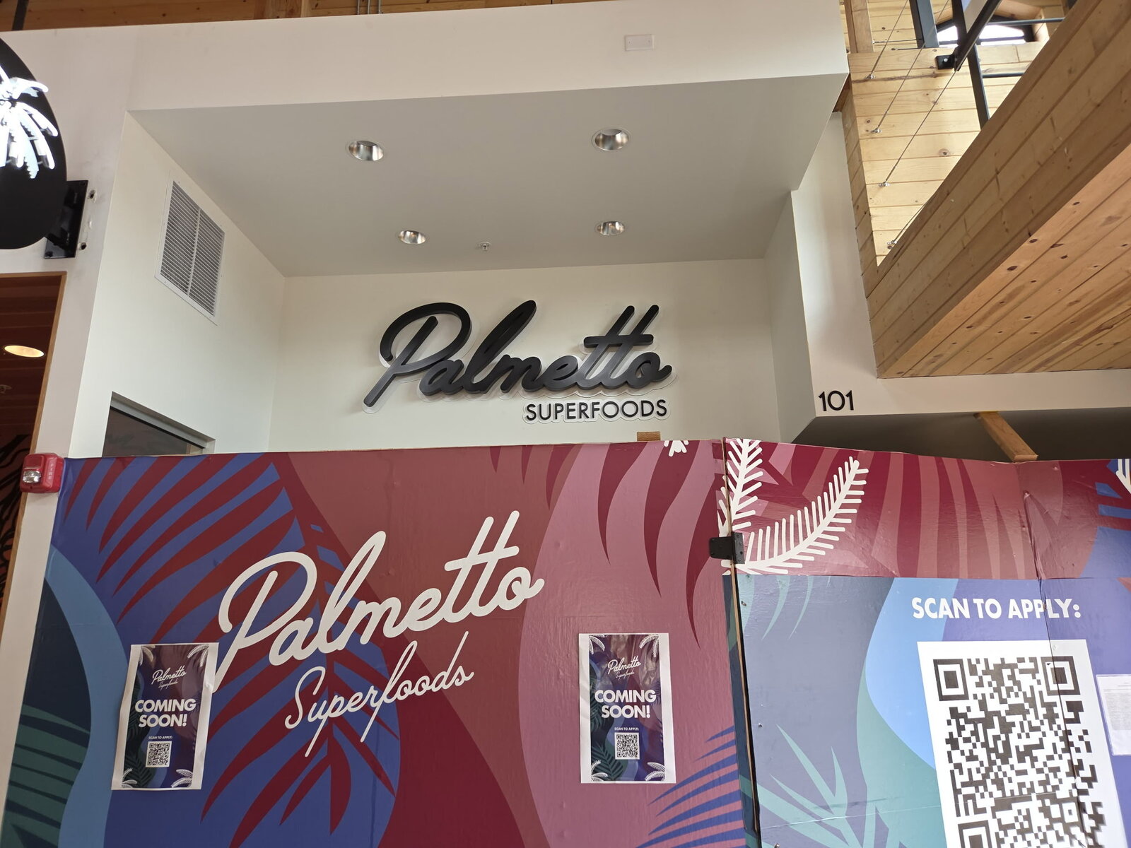 Back lit channel letter halo effect, close-up of the even glow produced by the standoff gap